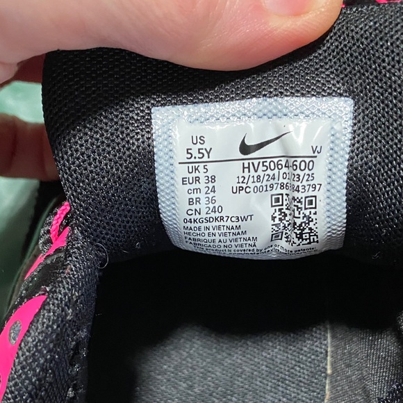 NWOT Nike Black Running Shoes with Pink Accents - Picture 3 of 4